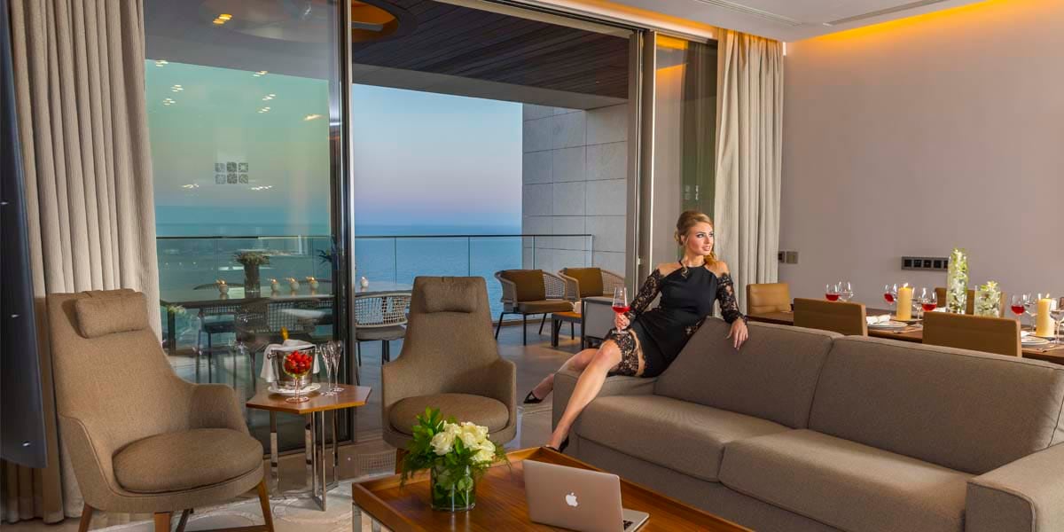 A Sophisticated Guide to Luxury Stays at Four Seasons Hotel